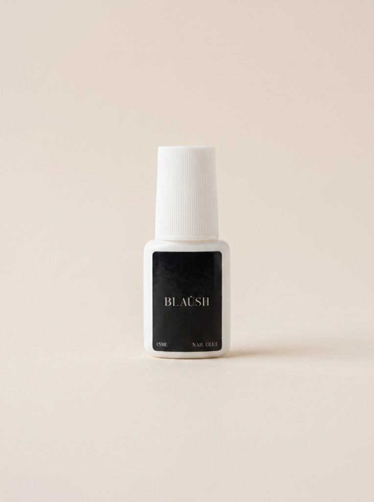 BLAÜSH Pinceau — brush-on nail glue, 10 ml bottle